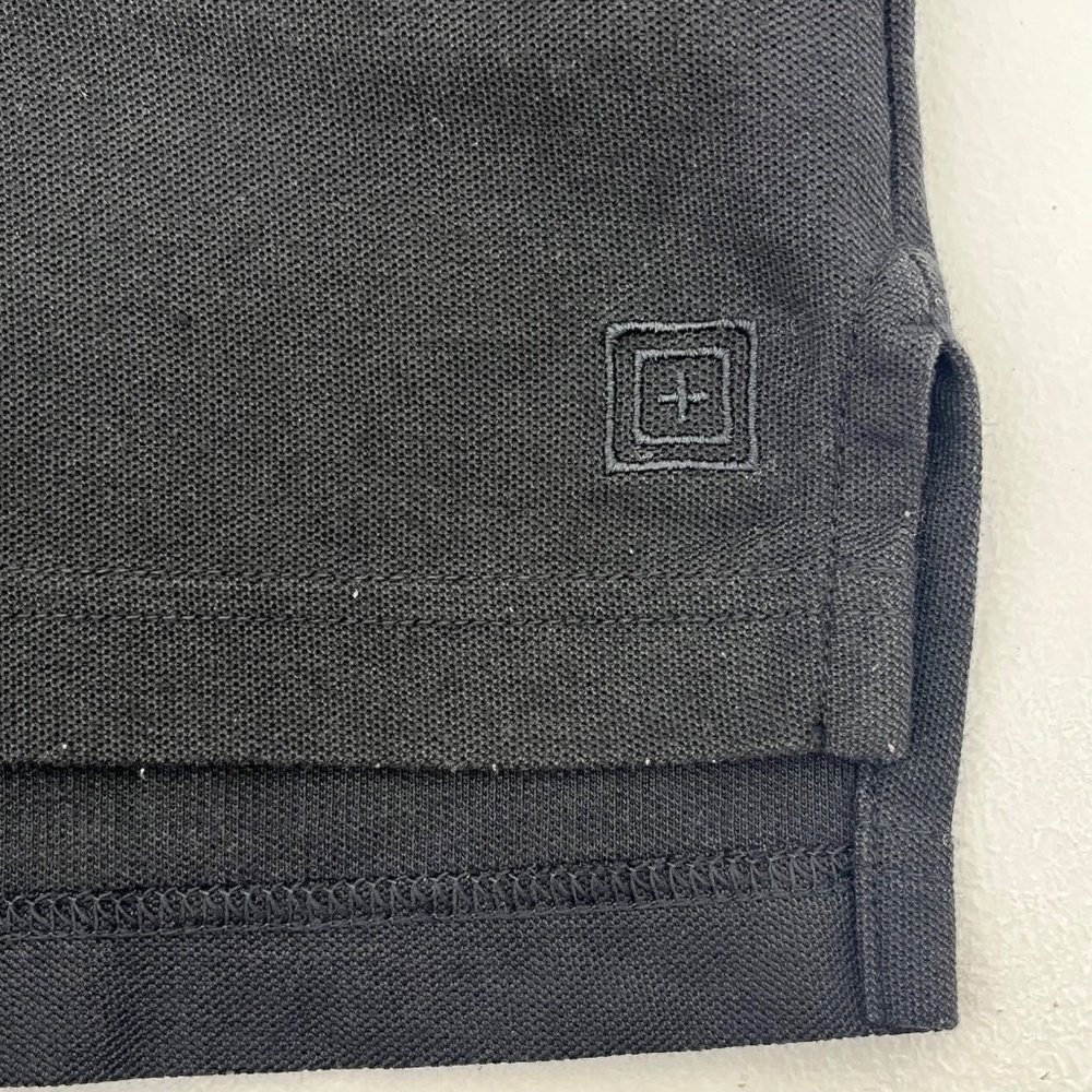 5.11 Tactical Mens Polo Shirt Size Medium Black Short Sleeve High Low Casual - Picture 3 of 7